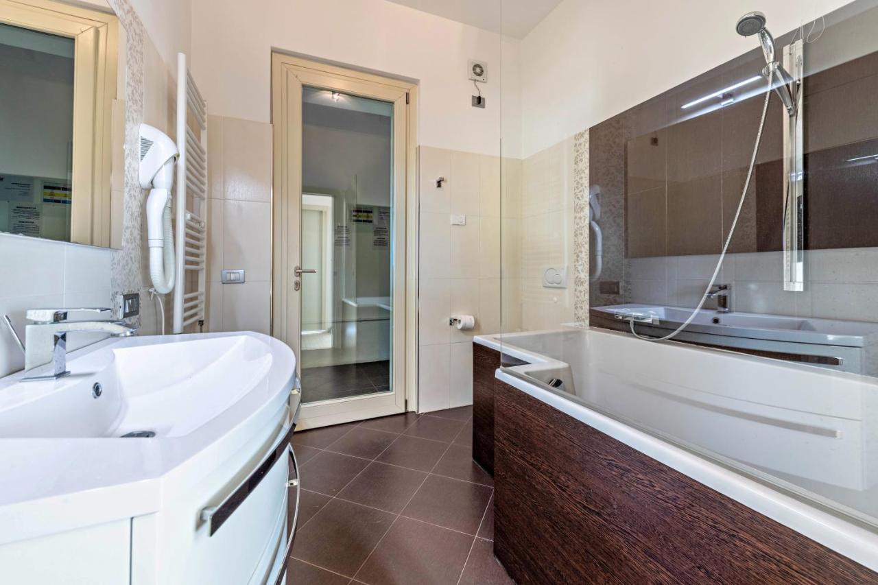 Residence Virgilio Green Toscolano Maderno Bagian luar foto